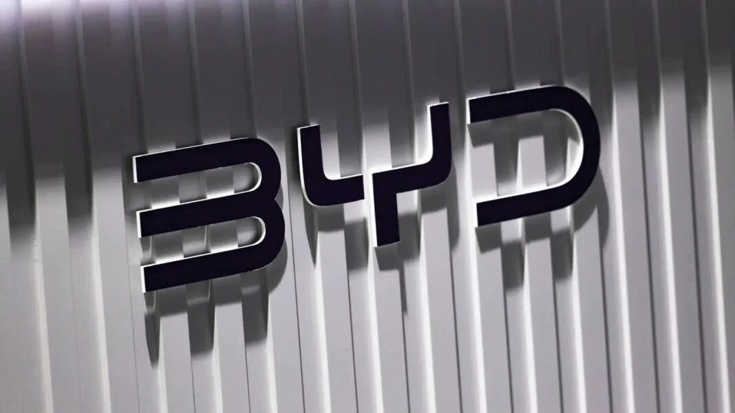 La première voiture produite en série de BYD Formula Leopard 5 sort officiell...