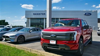 La moitié des concessionnaires Ford aux États-Unis choisissent de ne pas vend...