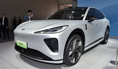 Offrant deux options de groupe motopropulseur, le Chery Fengyun E06 devrait ê...