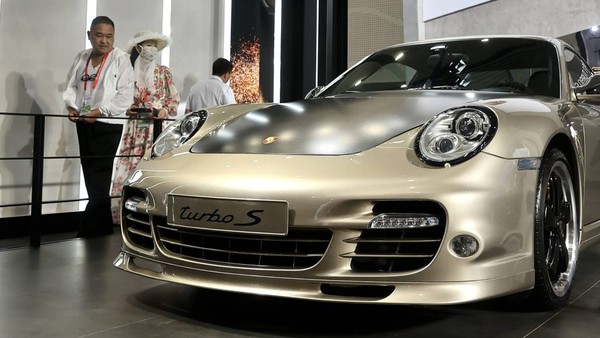 3 3