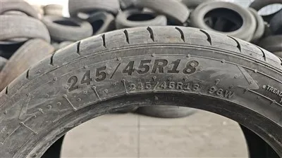 Pneus d'occasion 245/45R18 pour le marché africain